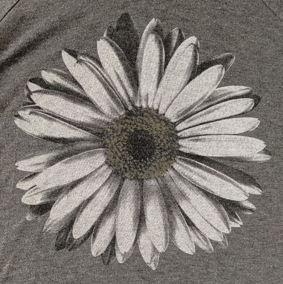 Hooded long sleeve shirt. - Picture 2 of 8